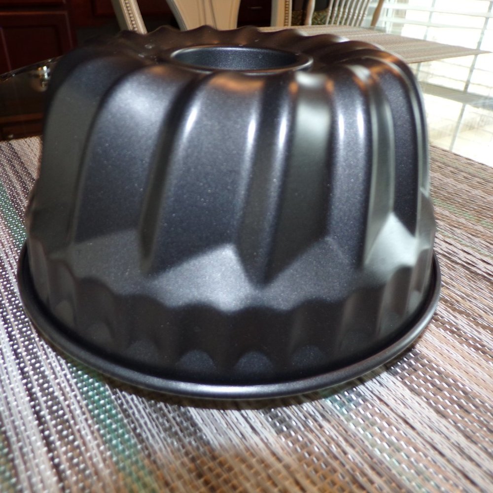 Fluted Cake Pan